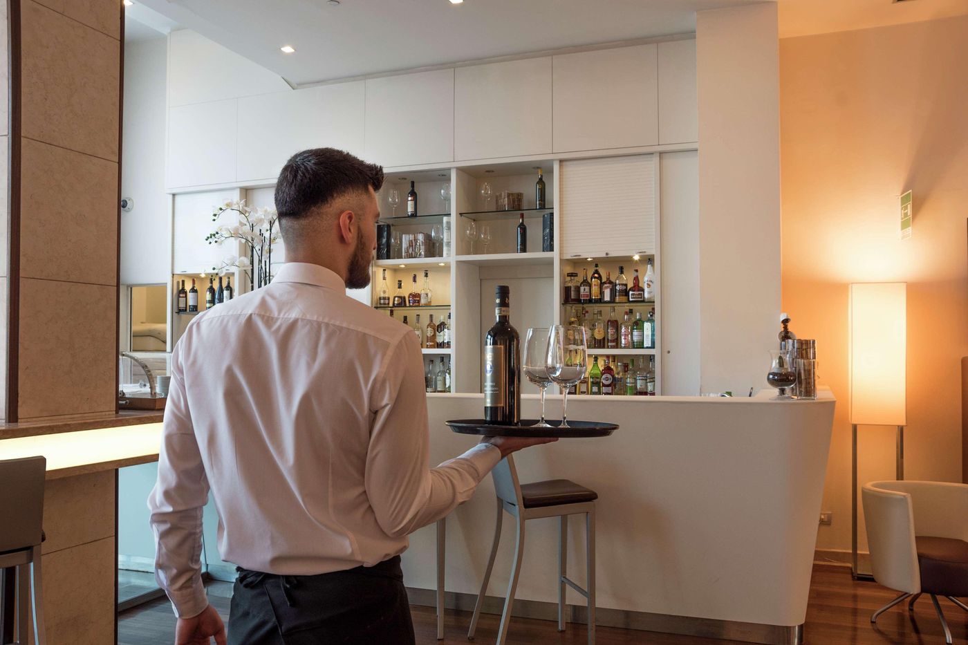 DoubleTree-by-Hilton-Florence-Metropole-Bar-17