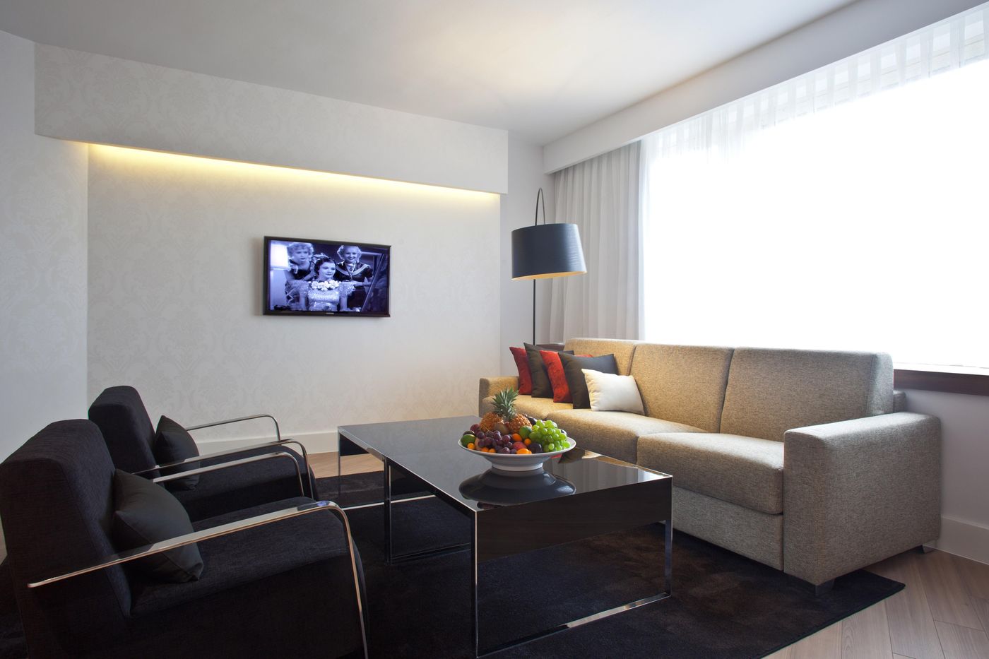 Courtyard-Madrid-Princesa-Room-50