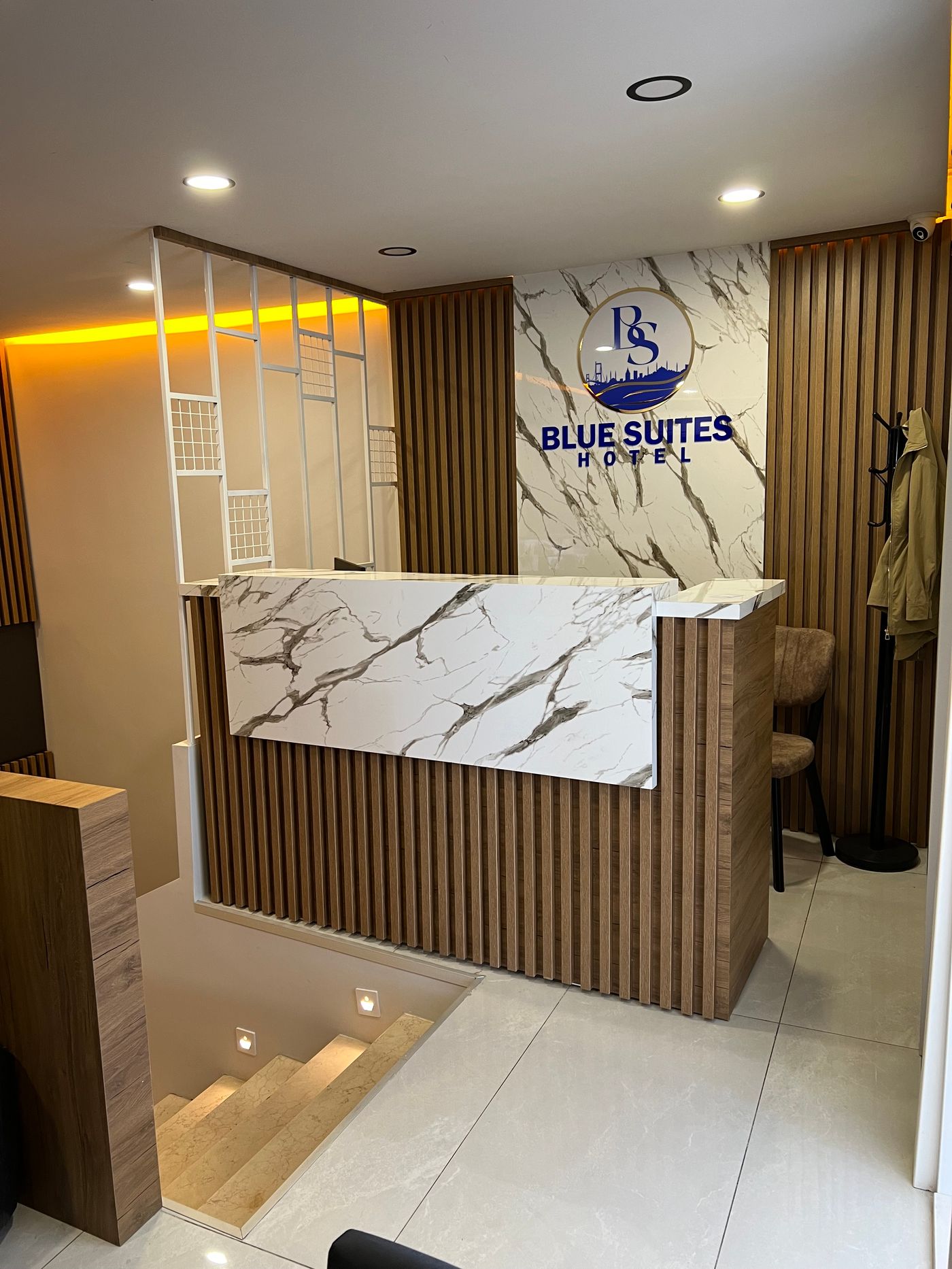 Blue-Suite-Otel-Lobby-6