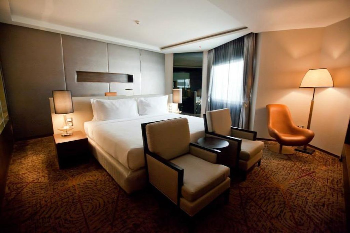 Graceland-Bangkok-by-Grace-Hotel-Room-16