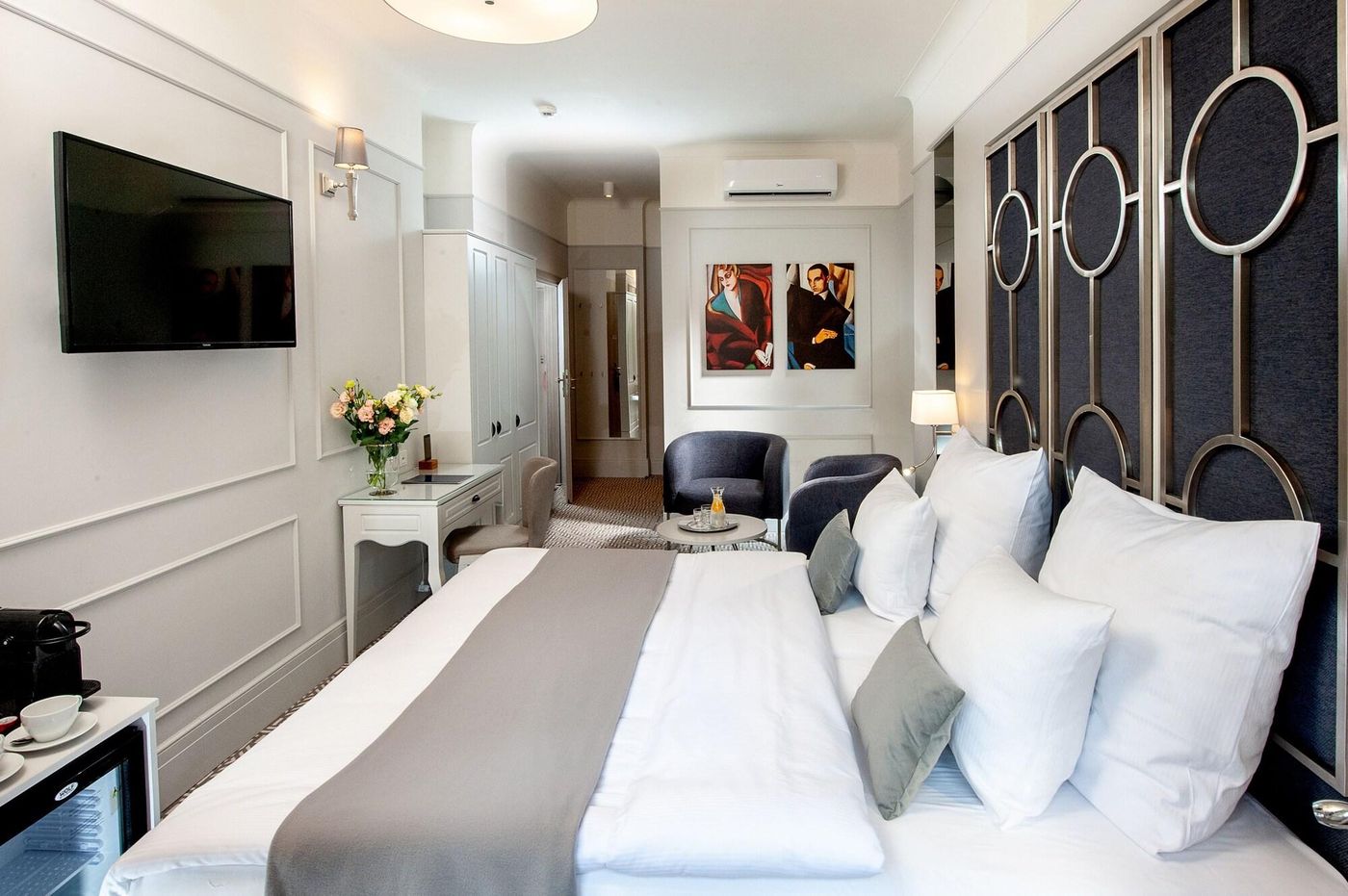 Amber-Design-Residence-Room-16