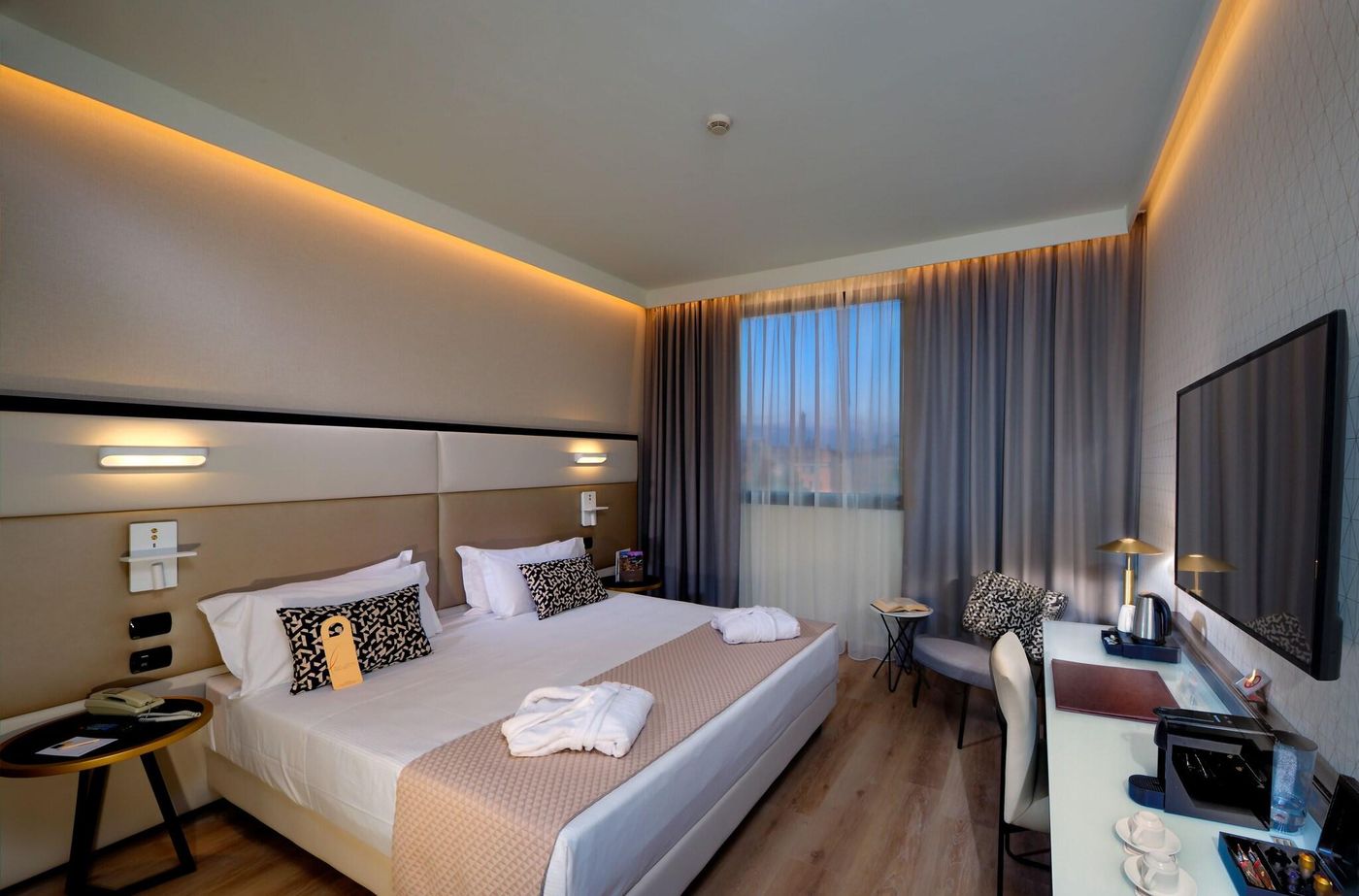 Aemilia Hotel Bologna - Italy - Bologna - Room - 4