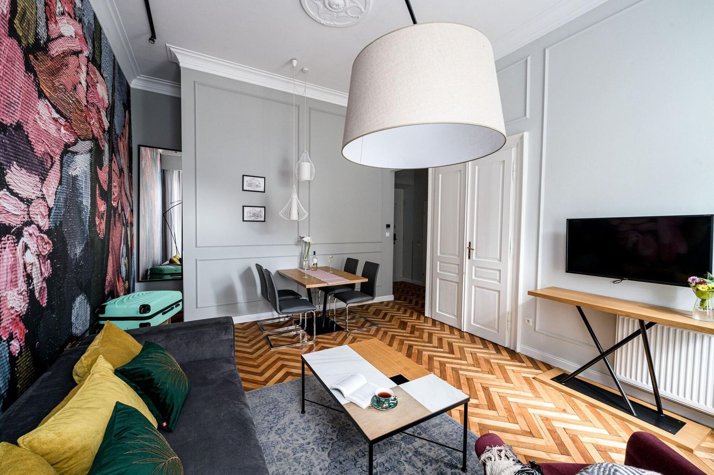 Arts-Apartments-Room-2