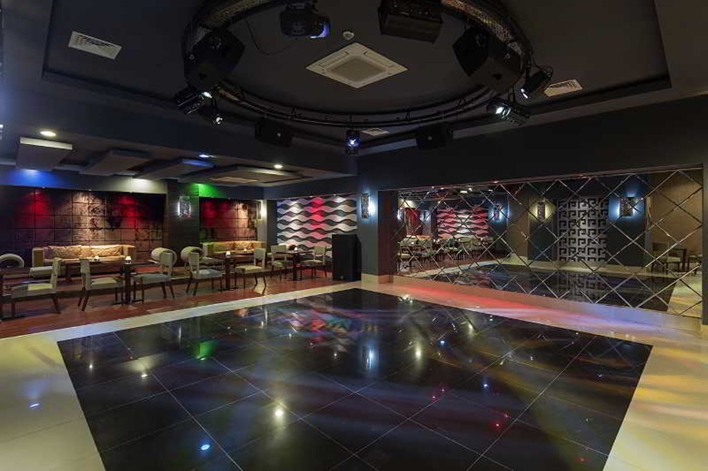 Alba-Queen-Hotel-Bar-44