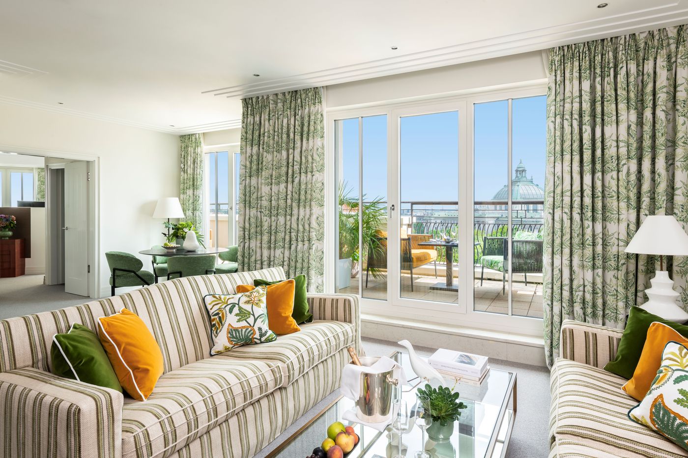 The-Charles-Hotel-Room-33