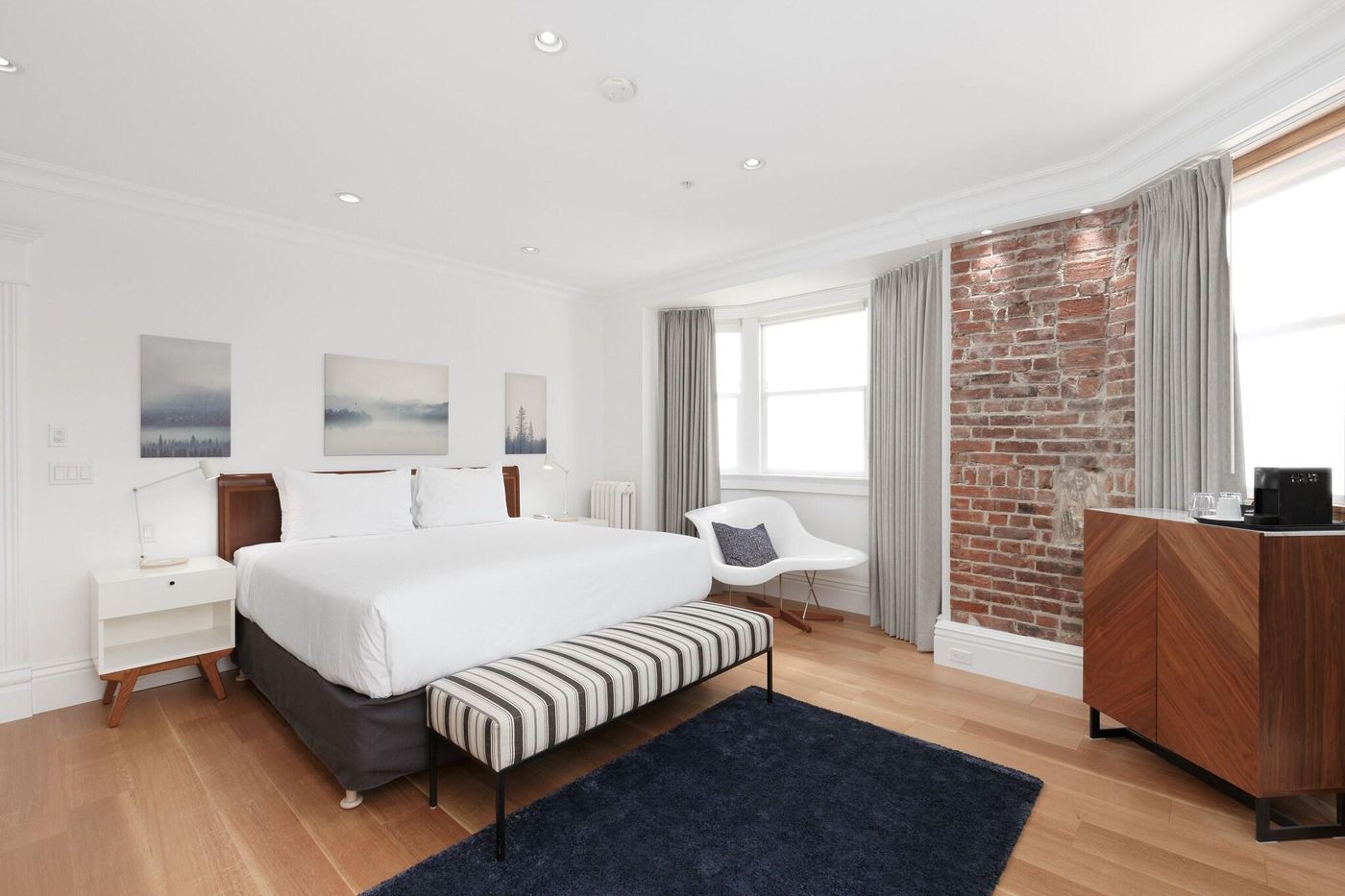 Victorian-Hotel-Vancouver-Room-20