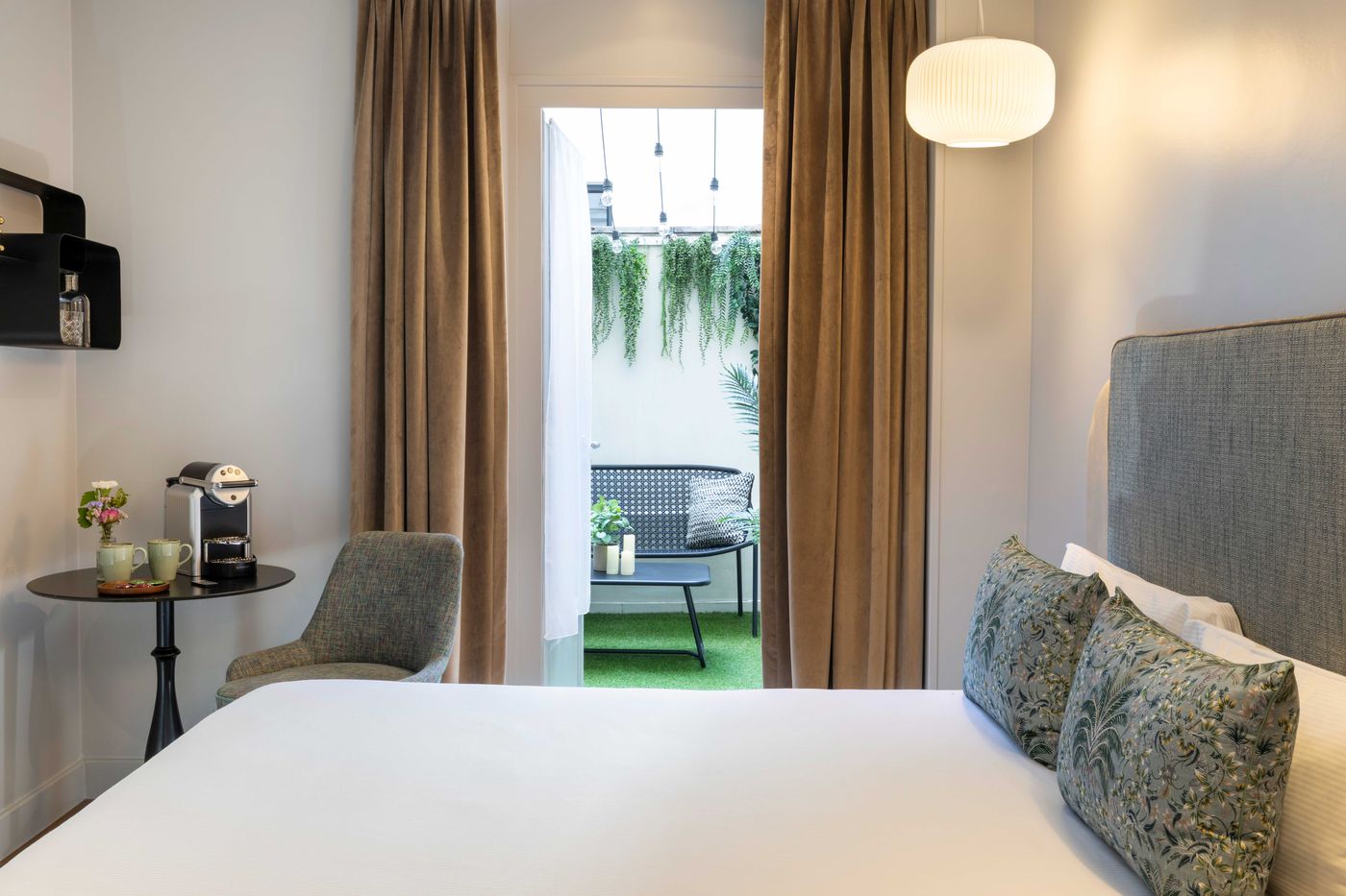 Eiffel-Saint-Charles-Room-18