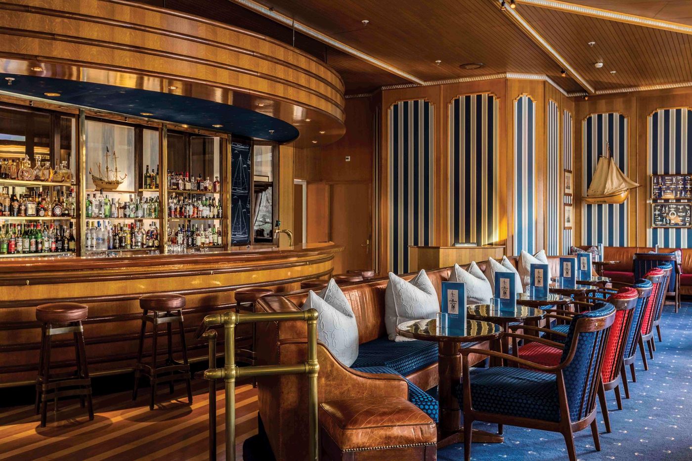 Hilton-Amsterdam-Bar-14