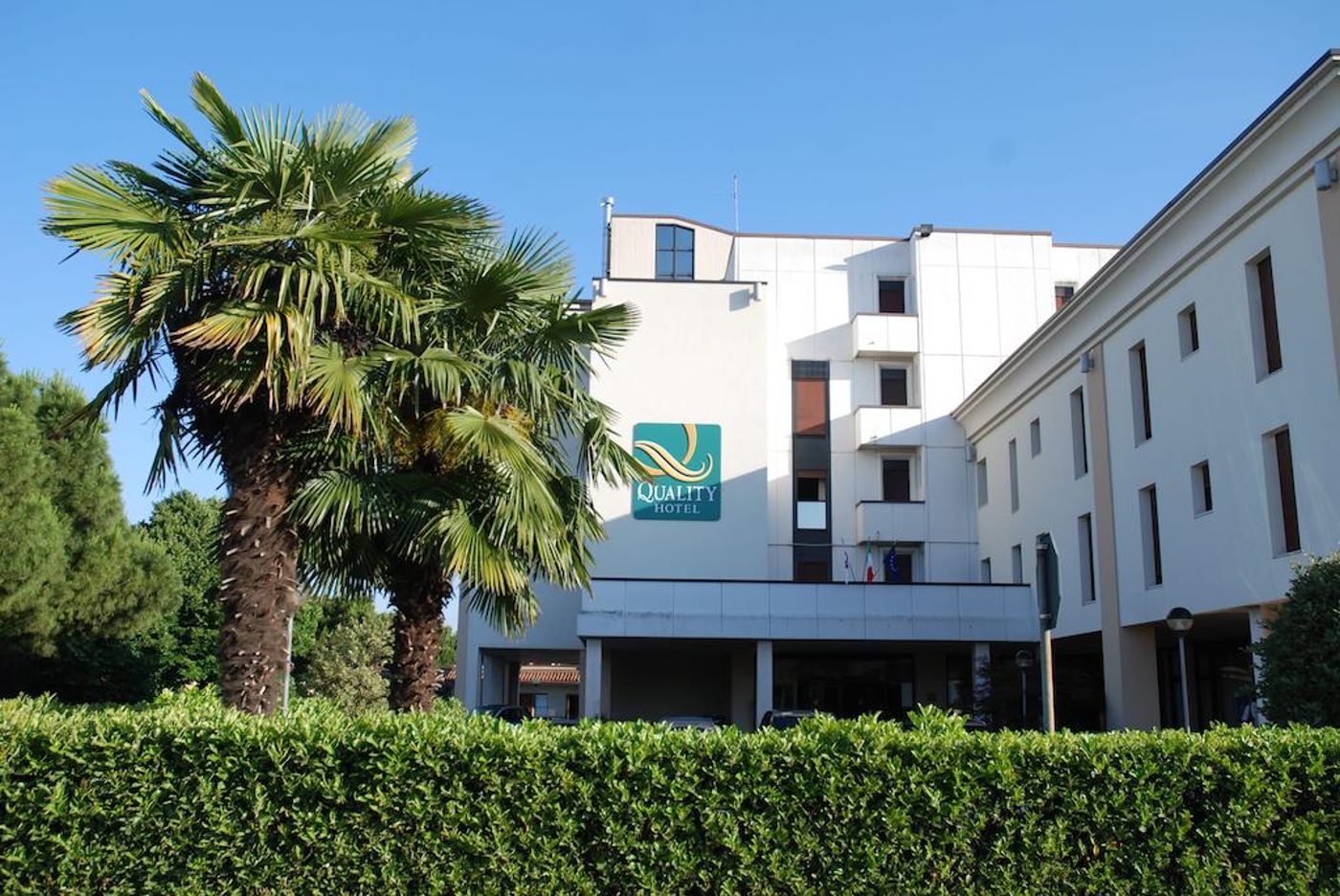 Quality Hotel Continental Brescia-Italy-Roncadelle-General view-2