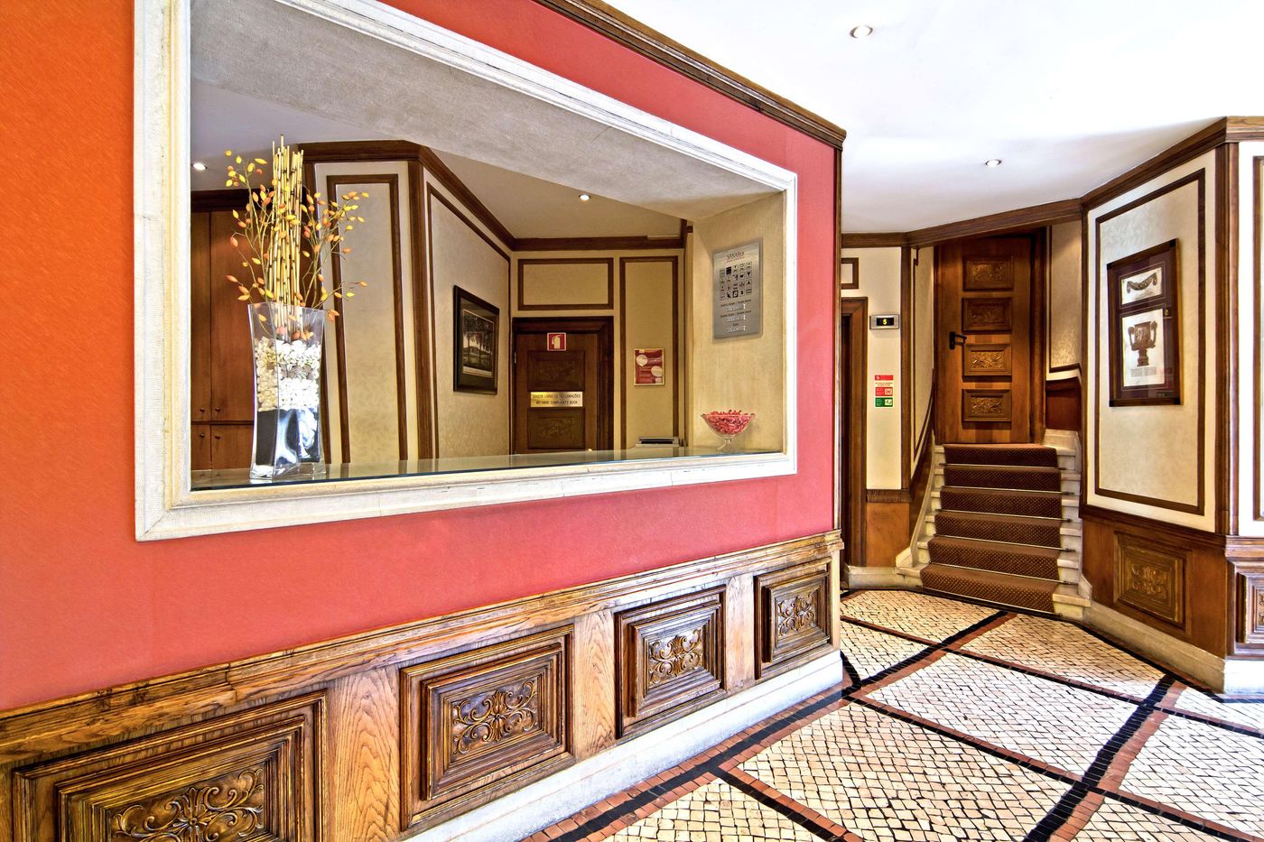 SANA-Rex-Hotel-Lobby-10