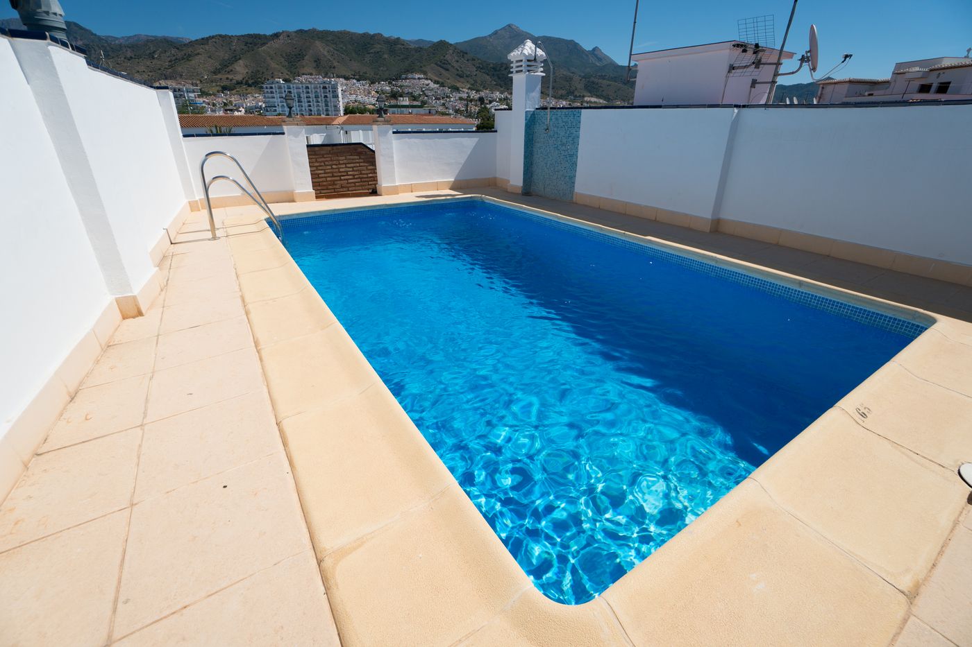 Apartamentos-Tur----sticos-Manuel-Mart----n-Pool-5