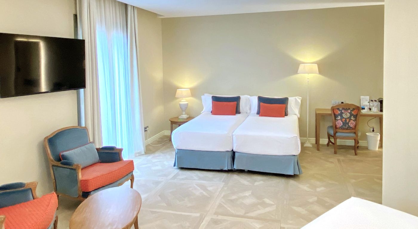 Lamaro Hotel-Spain-BARCELONA-Room-10