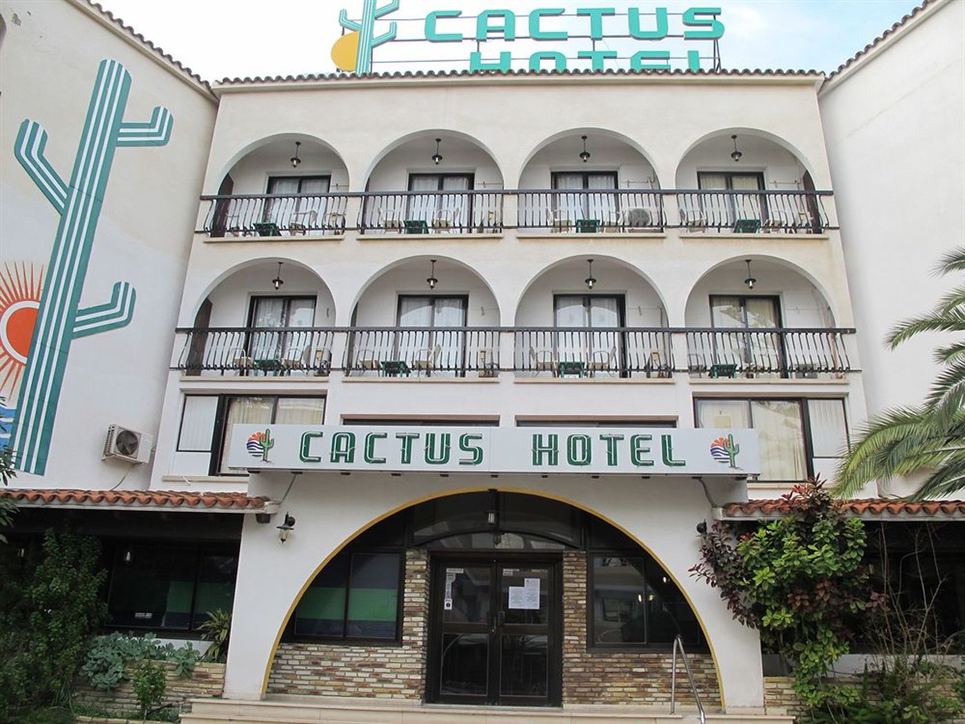 Cactus Hotel