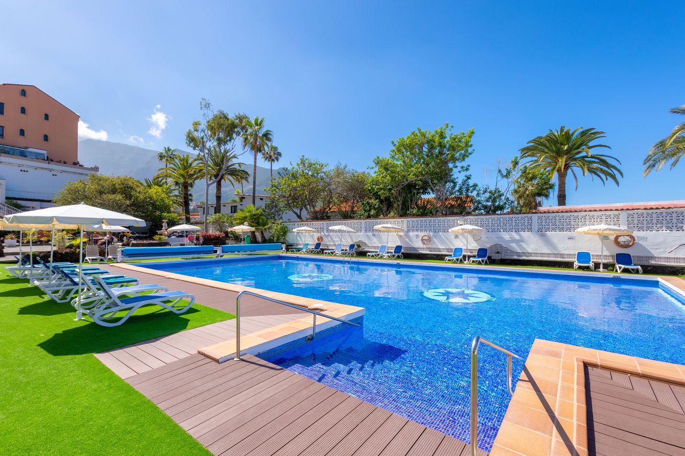 Panoramica-Garden-Pool-1