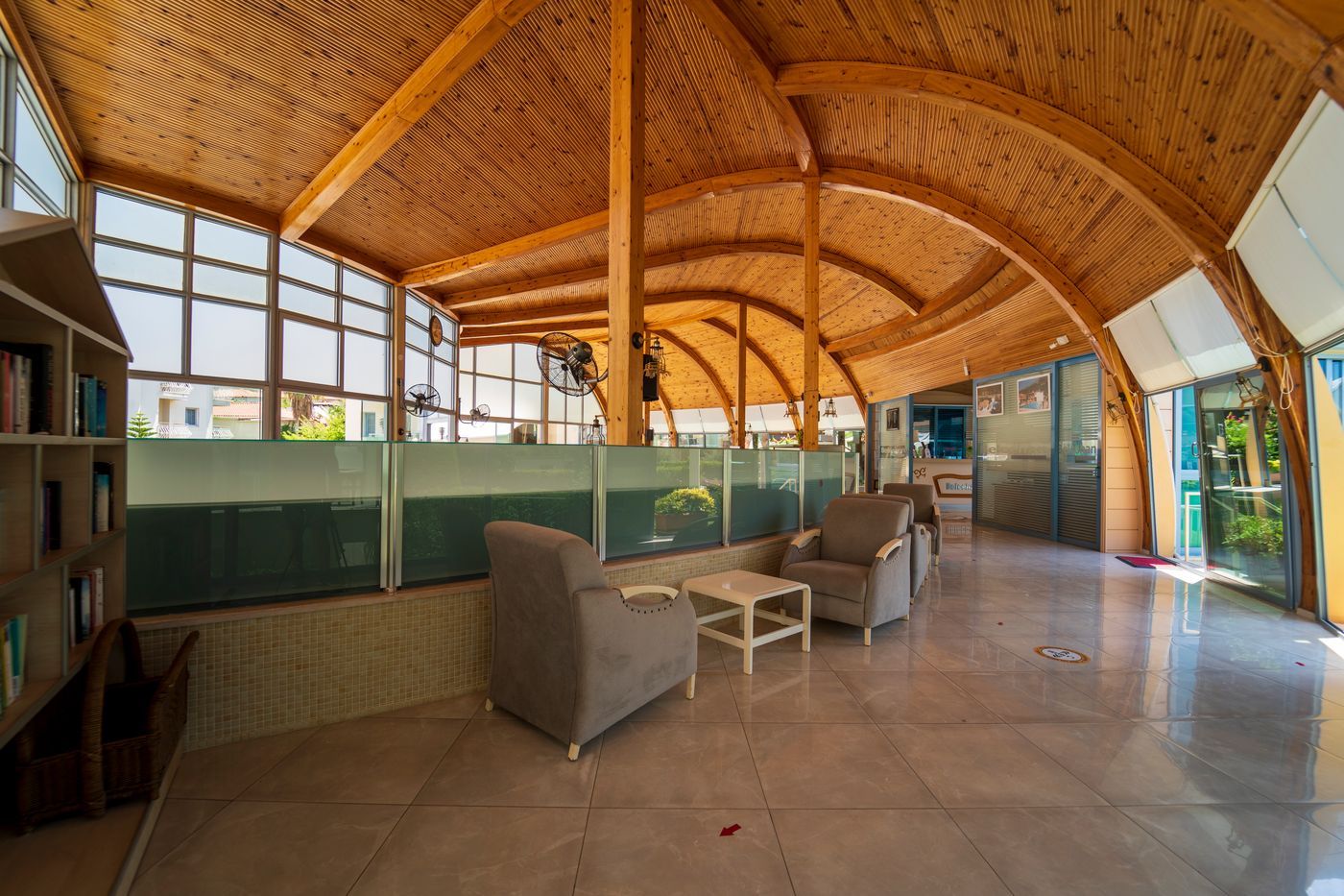 Belcehan-Deluxe-Lobby-35