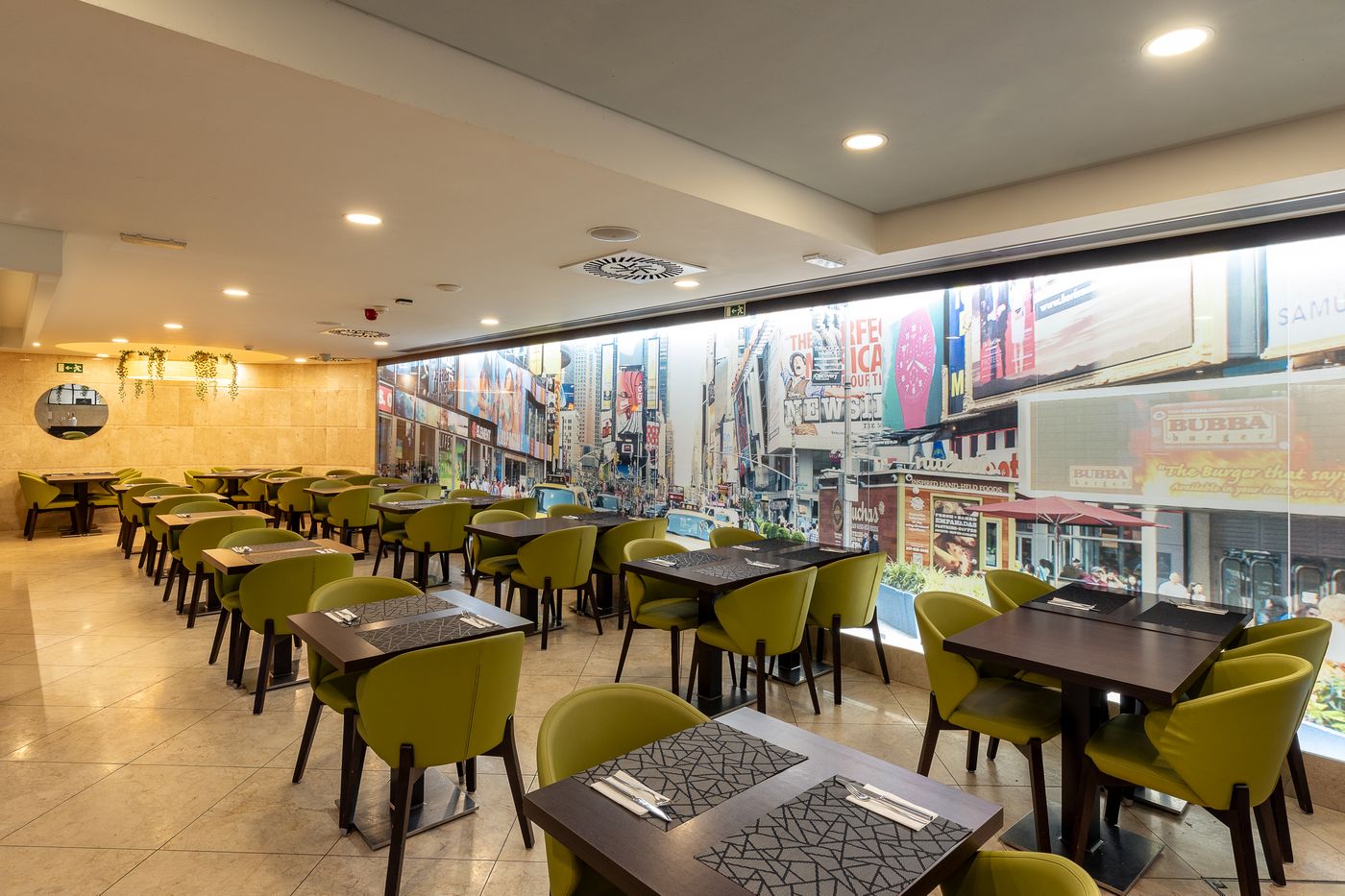 America-Diamonds-Lobby-17