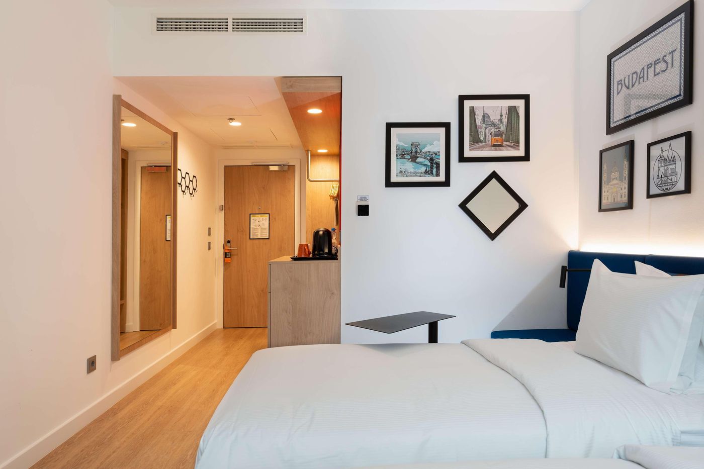 Hampton-By-Hilton-Budapest-City-Centre-Room-7