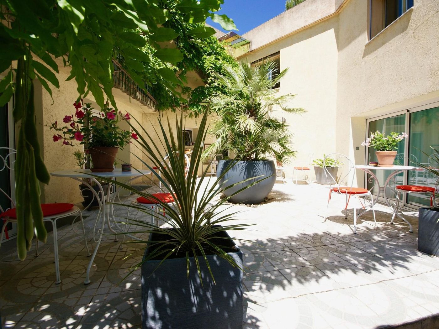 Couette Et Cafe - France - MONTPELLIER - General view - 6