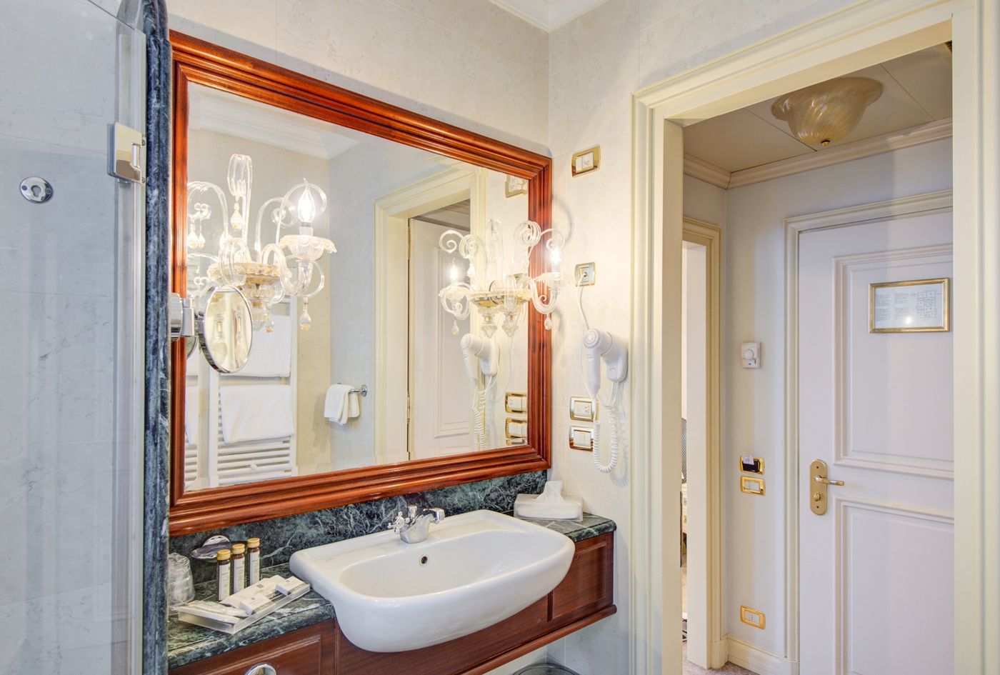 Hotel-Antiche-Figure-Room-46