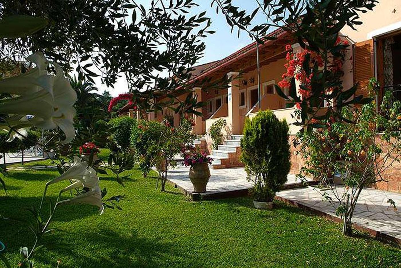 Mary-Helen-Apartments-General-view-4