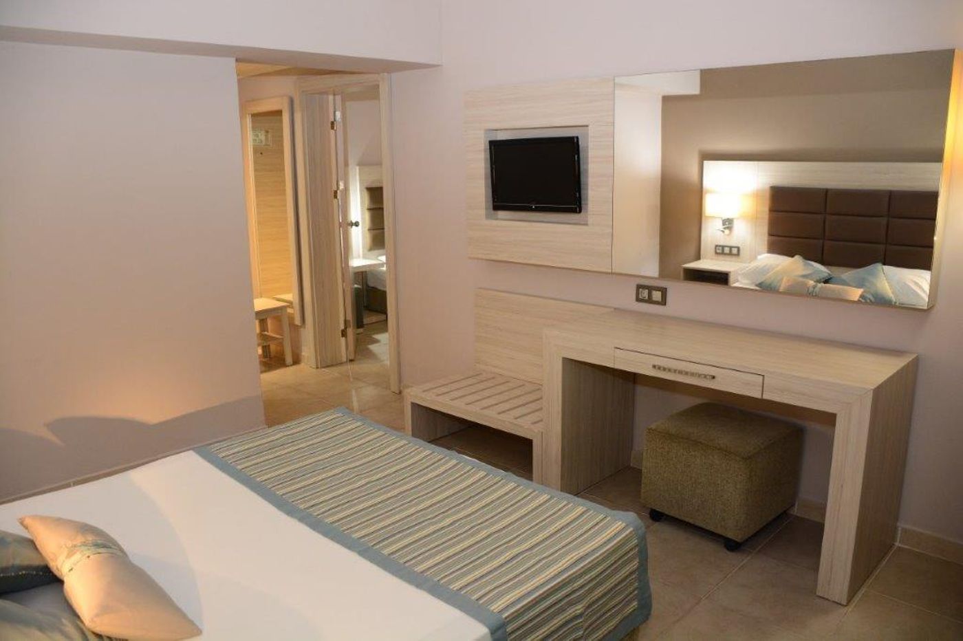 Palmeras Beach Hotel