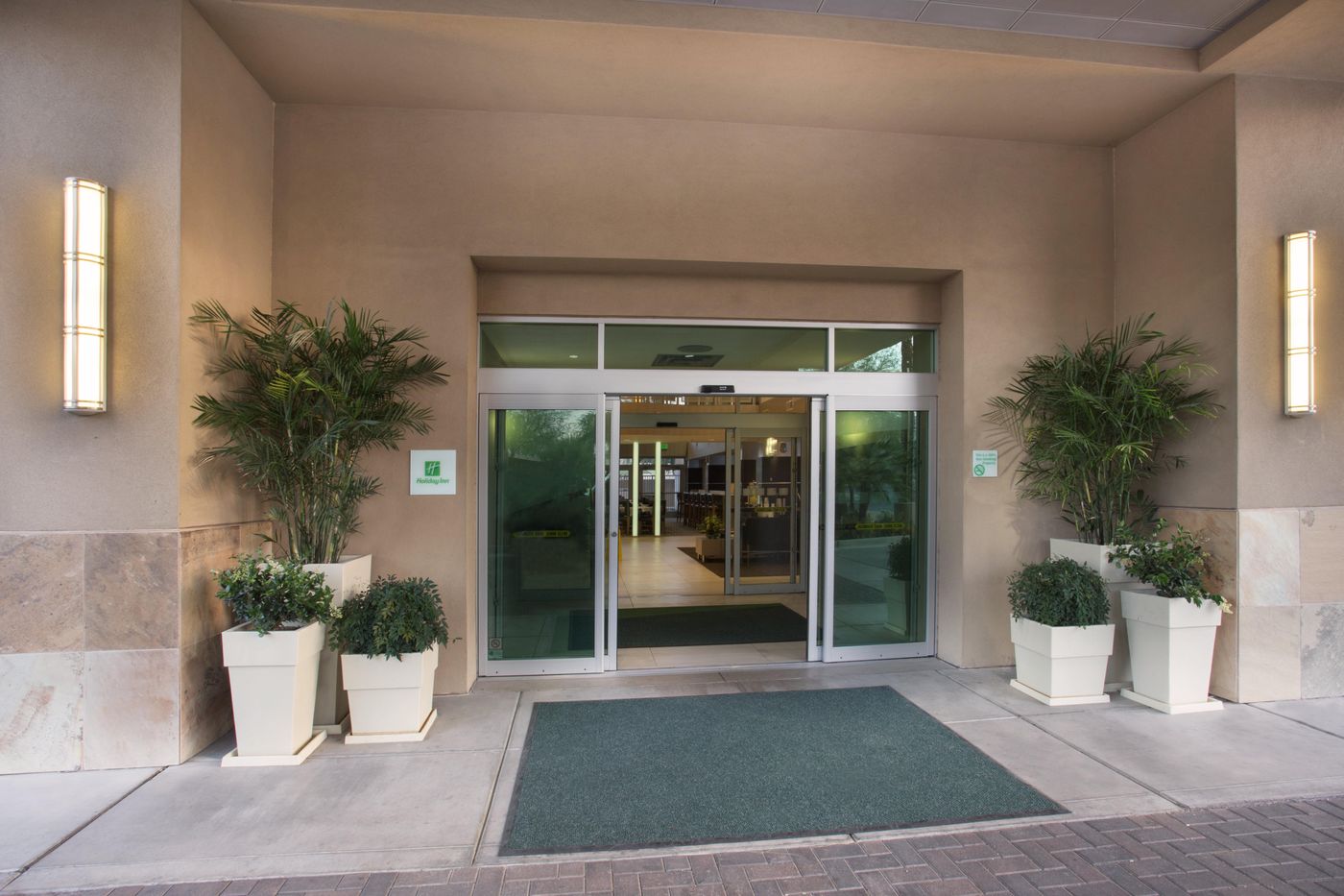 Holiday Inn Hotel and Suites Scottsdale North Airp-United States-SCOTTSDALE-General view-4