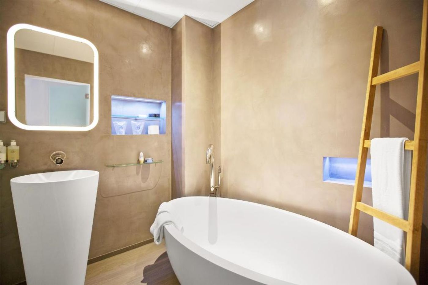 Marble-AMA-Andalucia-Room-39