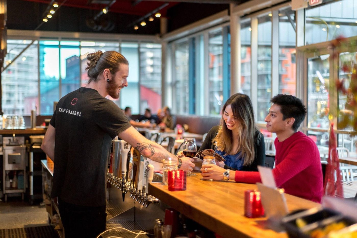 Delta-Hotels-By-Marriott-Burnaby-Conference-Centre-Restaurant-18