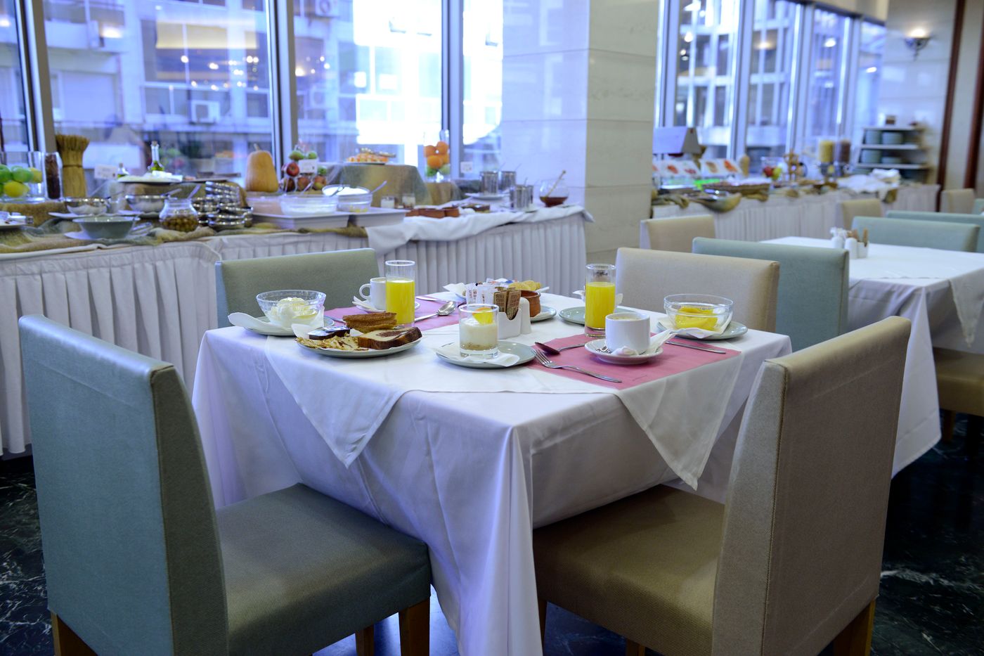 Dorian-Inn--Sure-Hotel-Collection-by-Best-Western-Restaurant-47