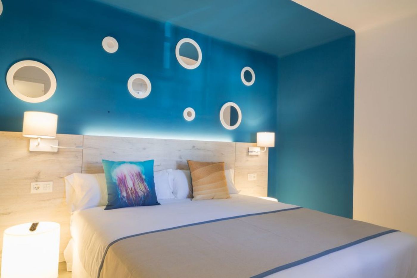 R2-Bahia-Kontiki-Beach-Aparthotel-Room-25