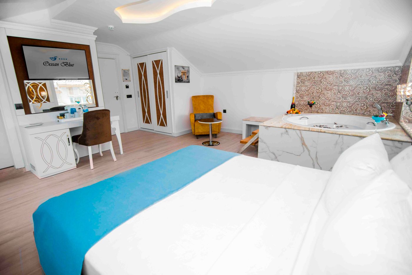 Ocean-Blue-High-Class-Hotel-Room-37