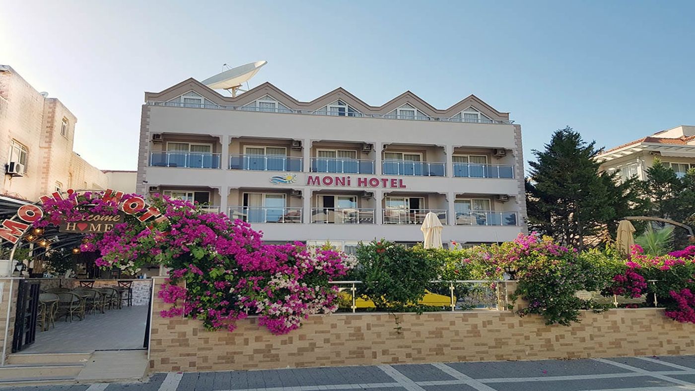 Moni Hotel