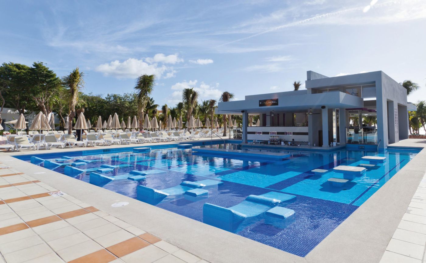 Riu-Palace-Mexico-All-Inclusive-Pool-8