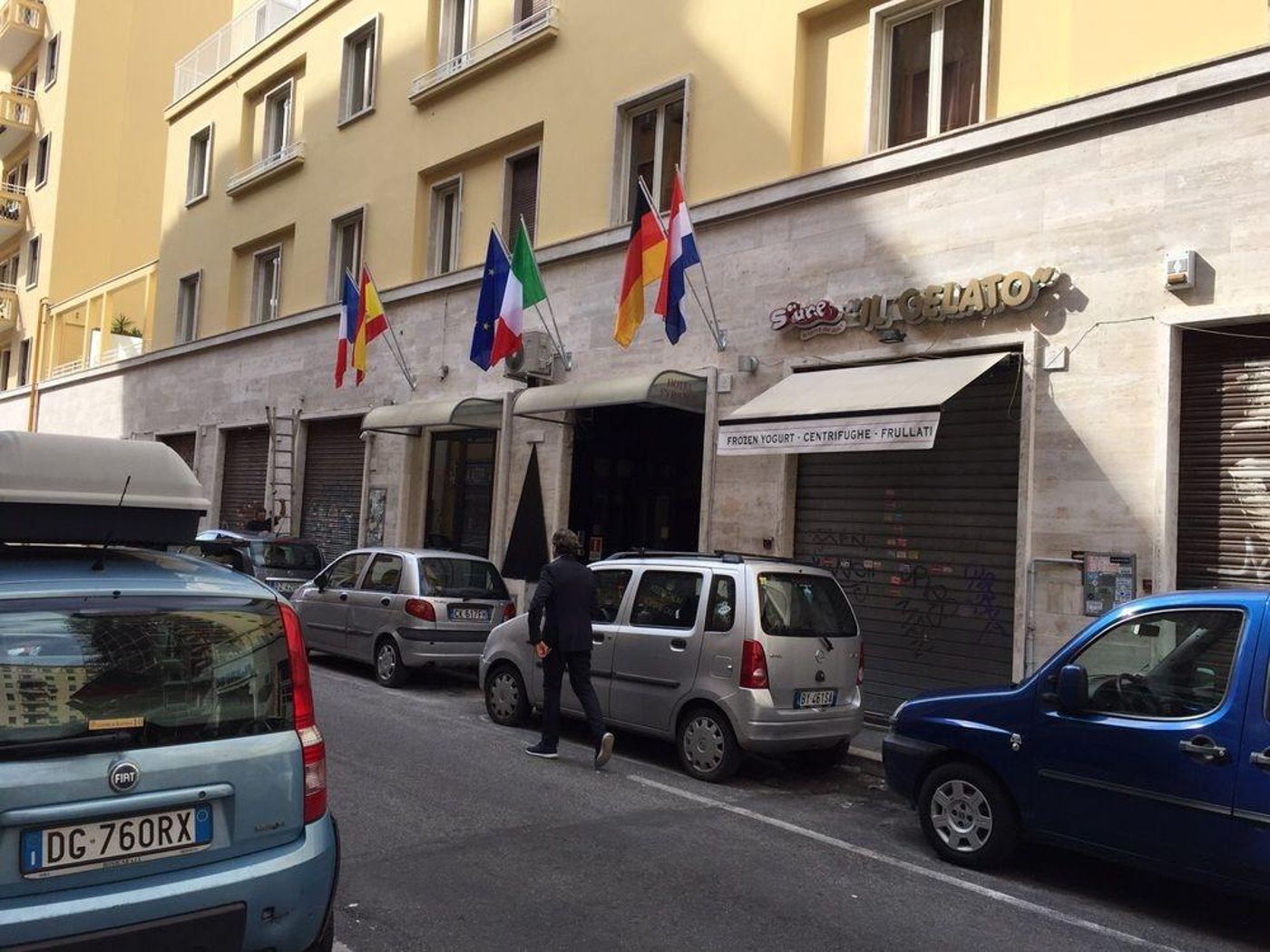 Pyramid-Italy-ROME-General view-6