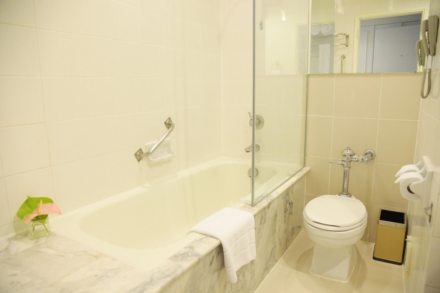 Royal-Princess-Larn-Luang-Bangkok-Room-41