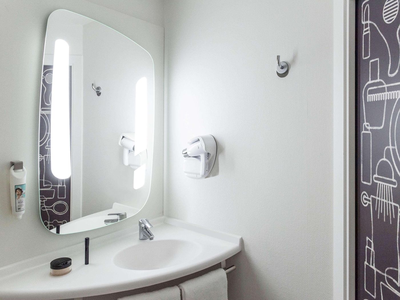 ibis-Brussels-Centre-Gare-Midi-Room-48