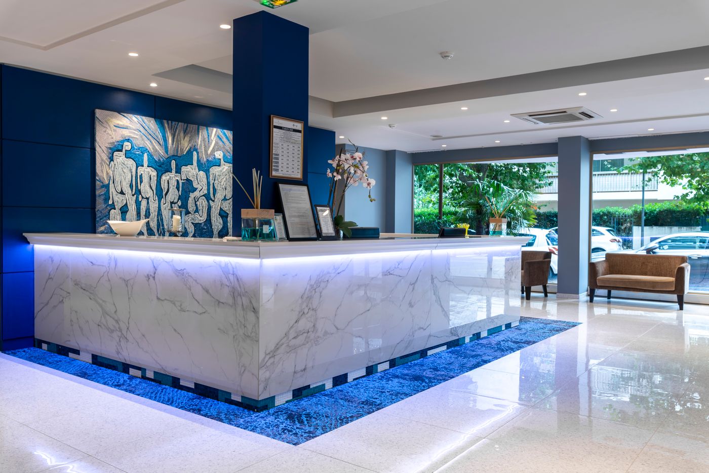 Juliana-Cannes-Lobby-45