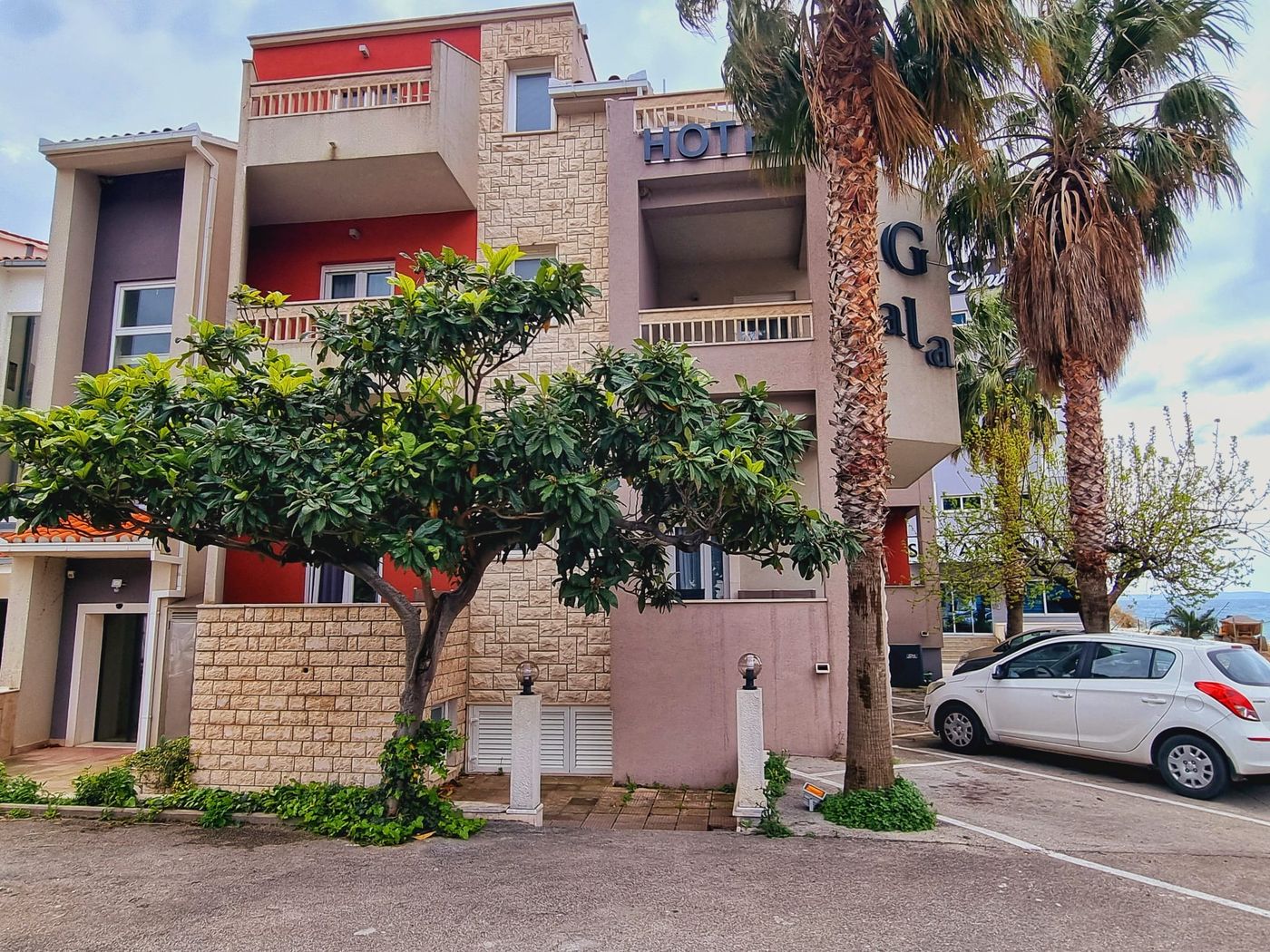 Gala Split-Croatia-PODSTRANA-General view-1