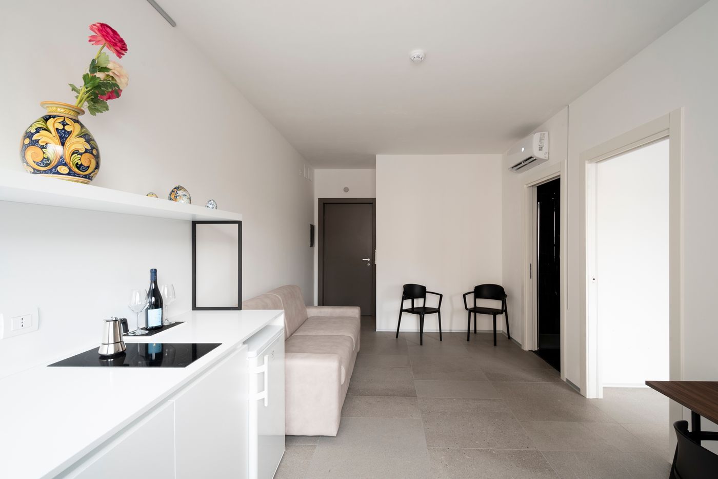 Alkamuri-Posh-Hotel---Spa-Room-47