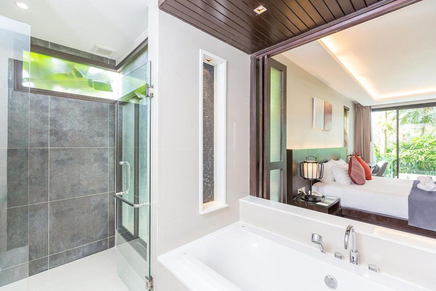 Wyndham-Sea-Pearl-Resort-Phuket-Room-29