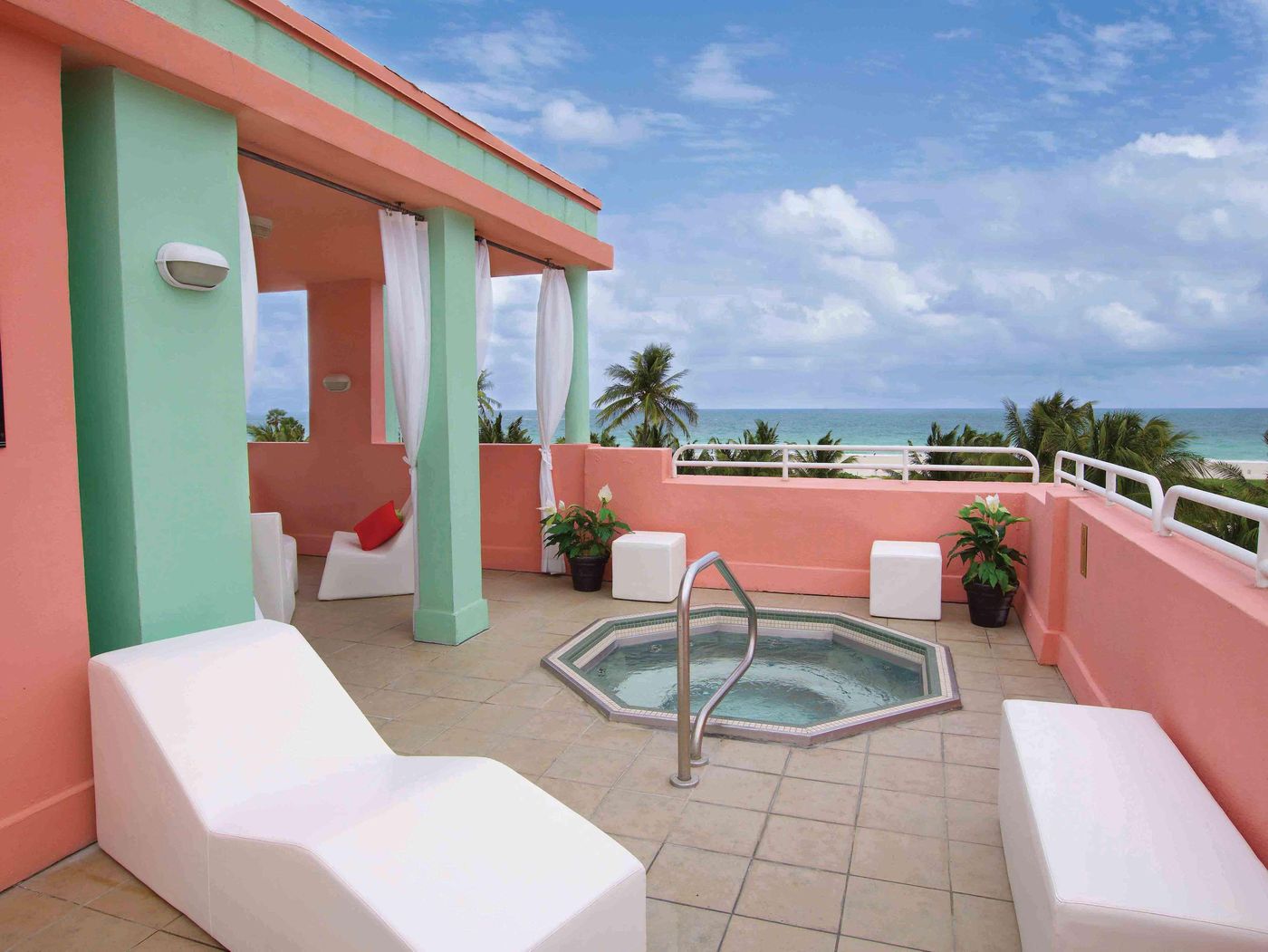Hilton Vacation Club Crescent on South Beach Miami - United States - Miami Beach - Sports and Entertainment - 0