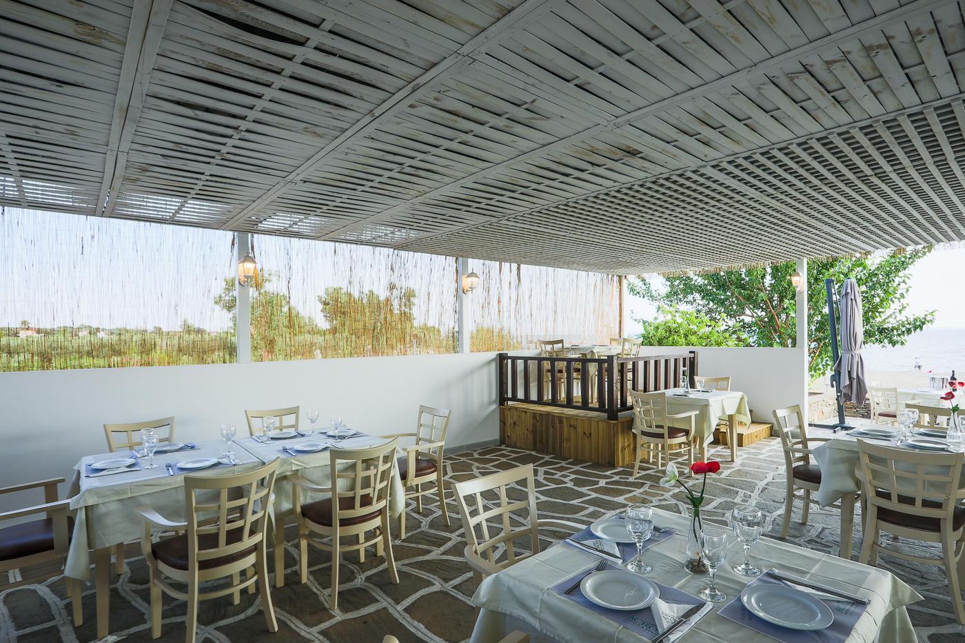 Coral-Blue-Beach-Restaurant-41