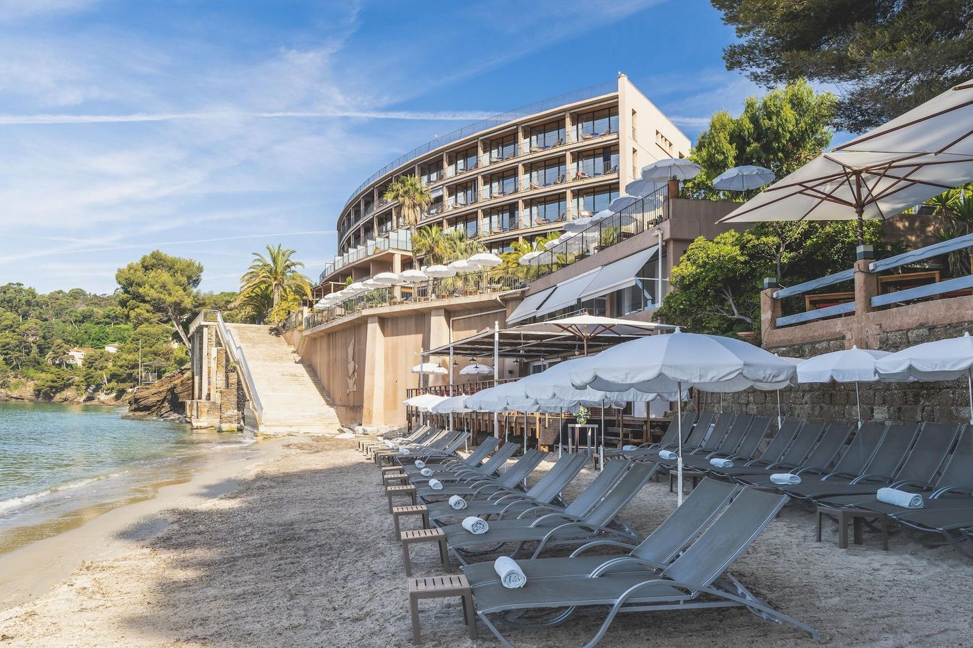 Hotel-Le-Bailli-de-Suffren-Beach-12