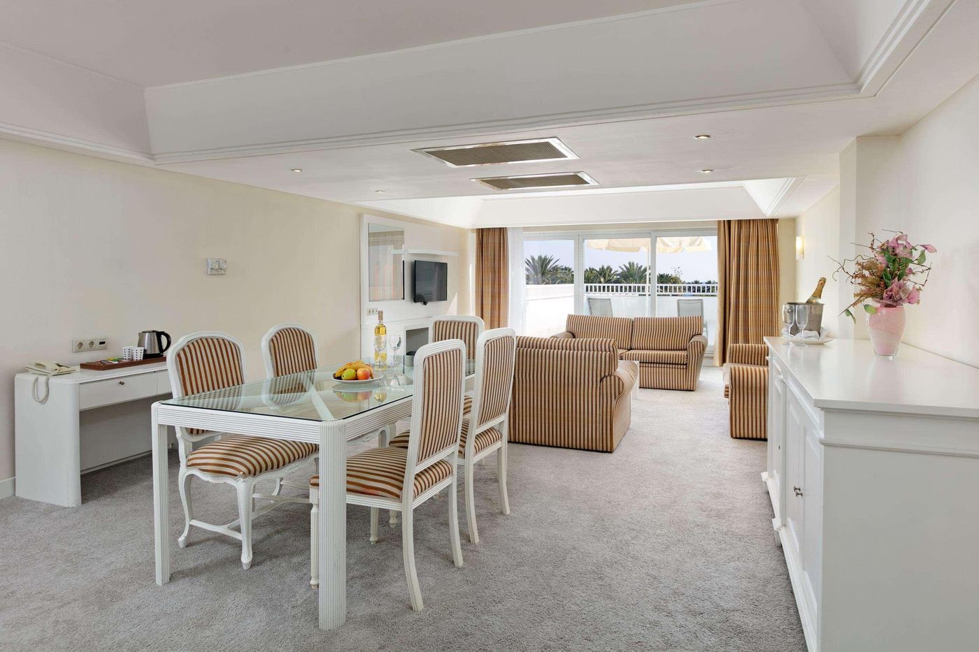 Seven-Seas-Hotel-Blue-Room-51