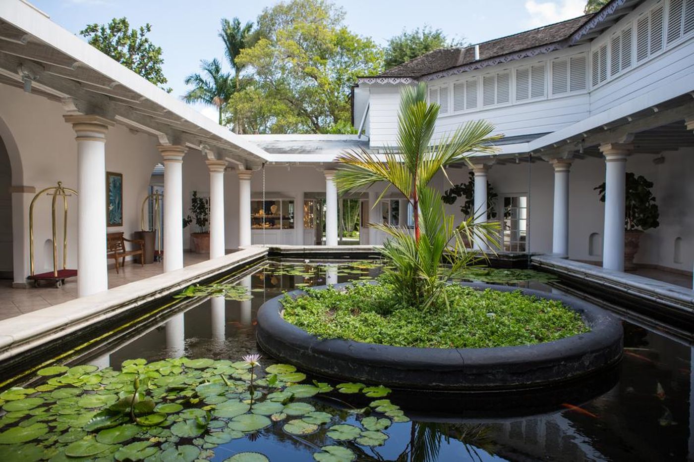 Colony Club by Elegant Hotels