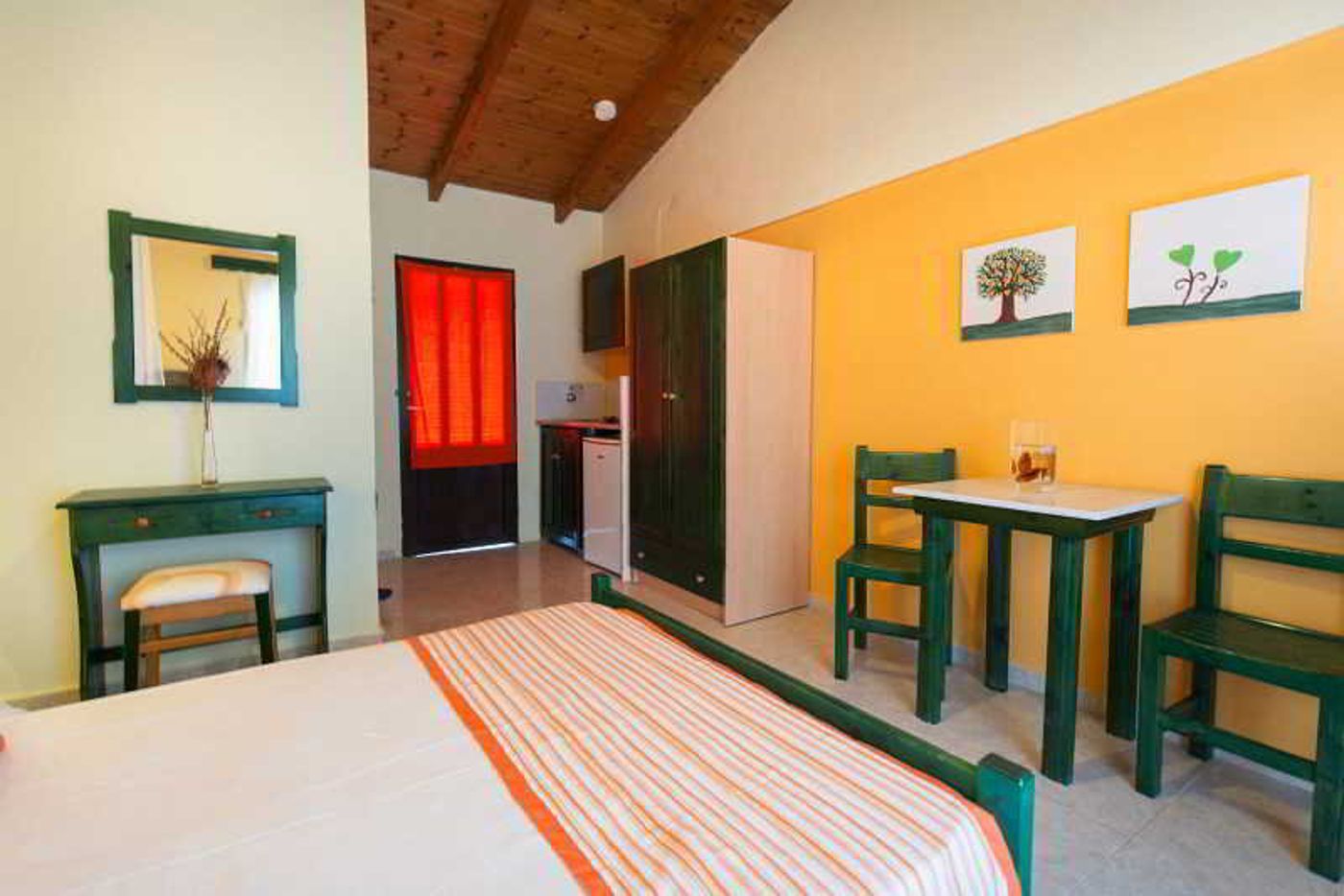 Two-Brothers-Studios-Room-12