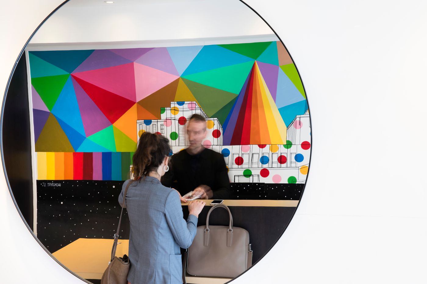 Au-Palais-de-Chaillot-Lobby-14