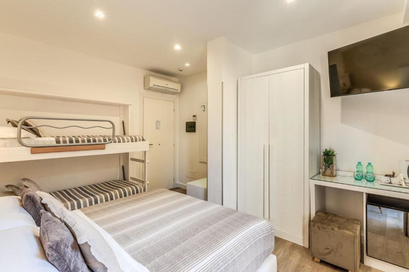 Sorrento-City-Room-54