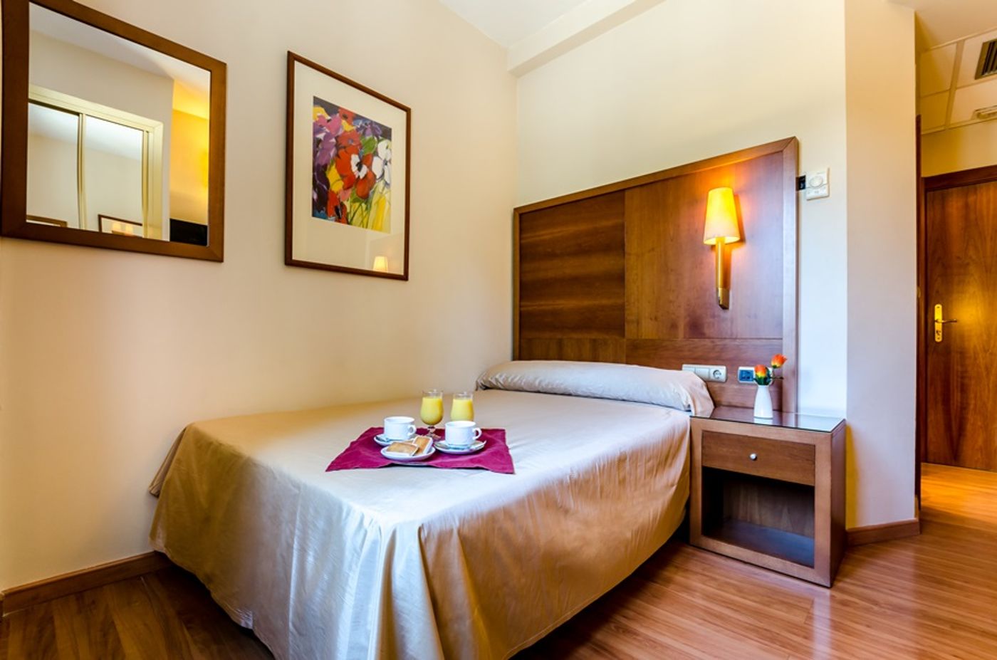 Saylu-Spain-GRANADA-Room-7