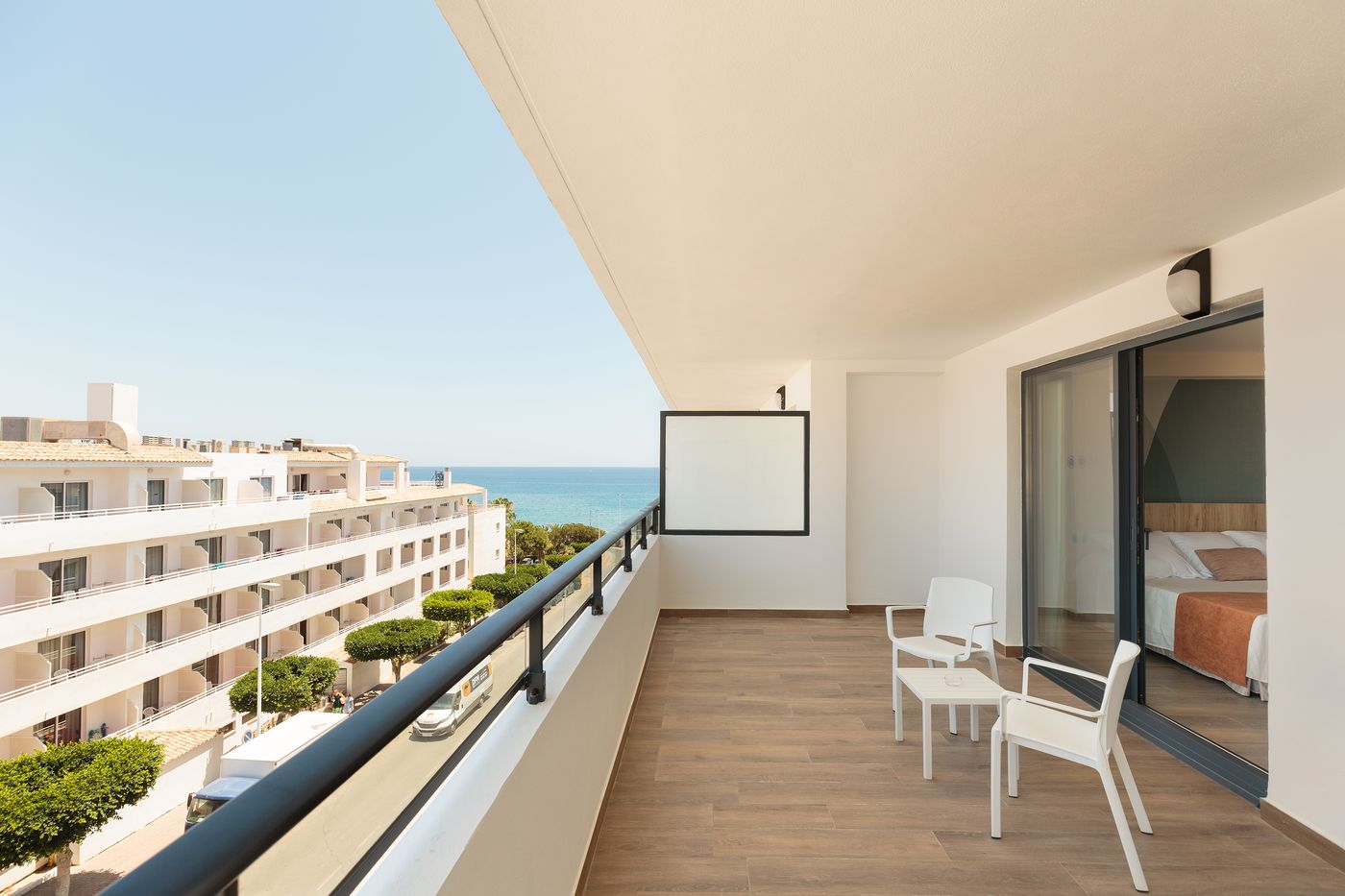 Best-Oasis-Tropical-Room-79